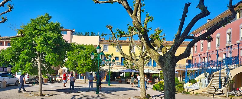 une partie de ptanque  Port Grimaud 2