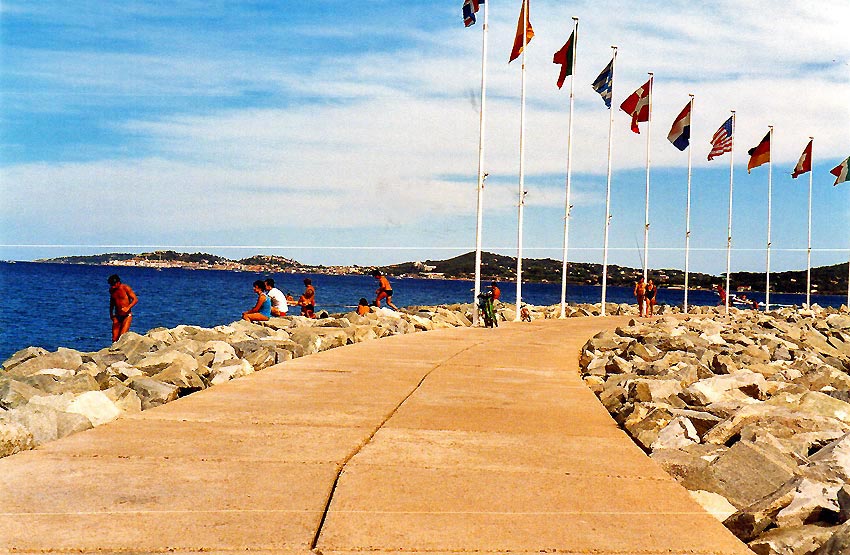 L'entrée du port dans les années 1990