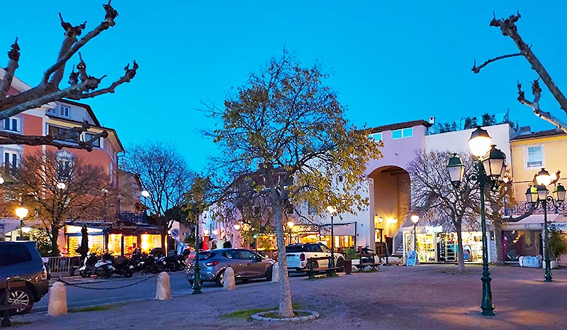 Place Fran�ois Spoerry � PORT GRIMAUD